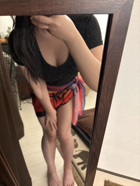 ☆11/2(日)只今出勤中☆<br>19歳のあどけなさと自然体の可愛さ♡<b><span style=color:#00FF00>青木せりな</span></b><br>【11/19入店】完全未経験♡